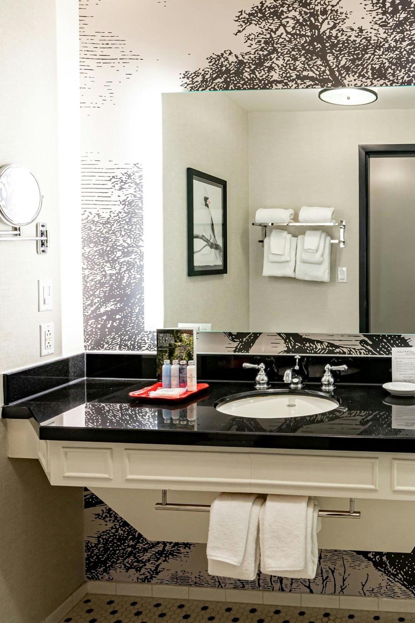 Lodge, Autograph Collection 5* Williamsburg