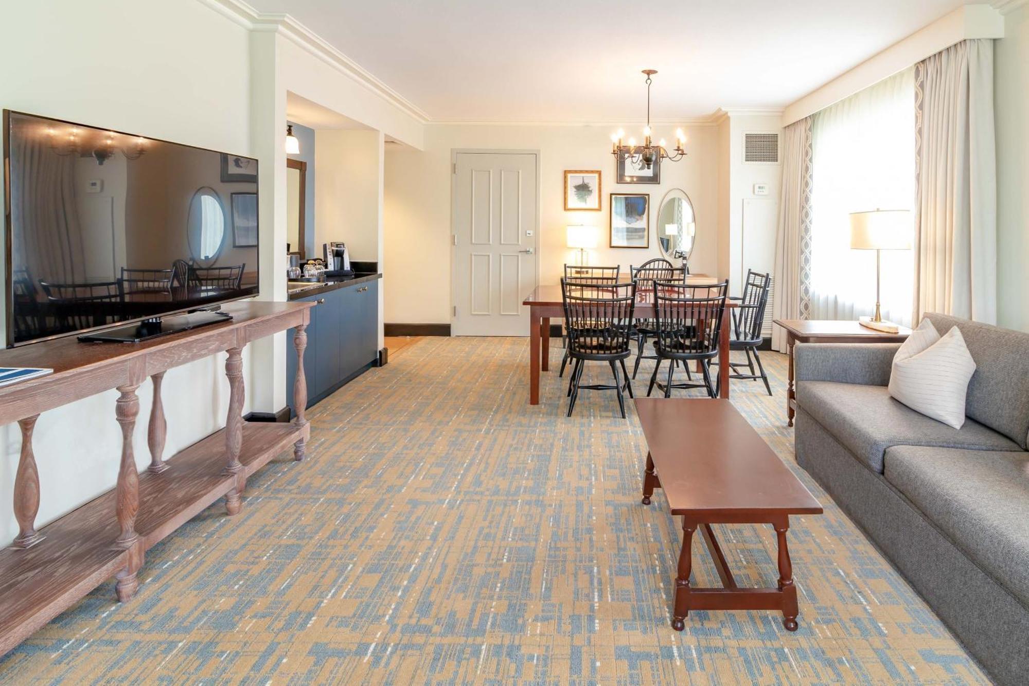 Lodge, Autograph Collection Hotel