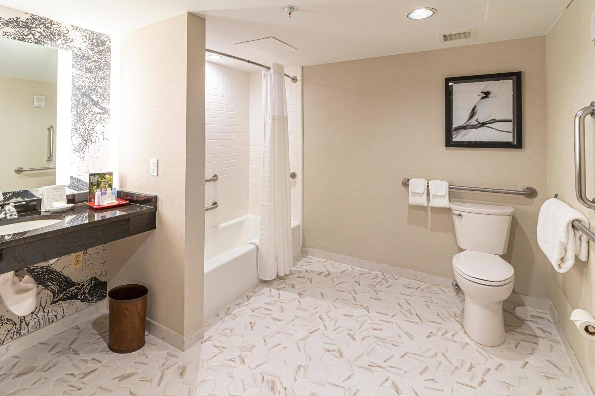 Lodge, Autograph Collection 5* Williamsburg